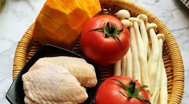 番茄炒西葫芦|减脂餐很难吃那是你不会做,学会这道减脂餐,越吃越瘦又解馋