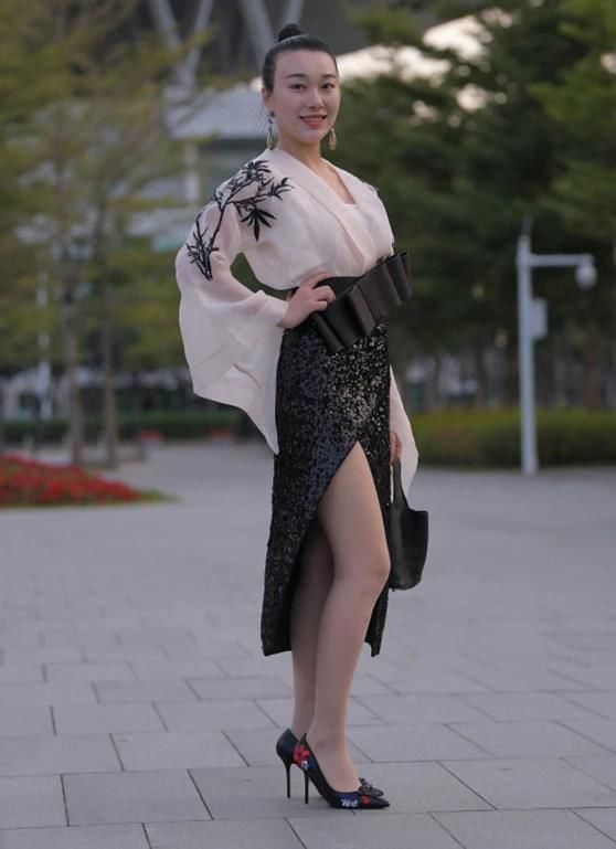 女神|气质靓丽的姐姐一身白色打扮完美演绎女神