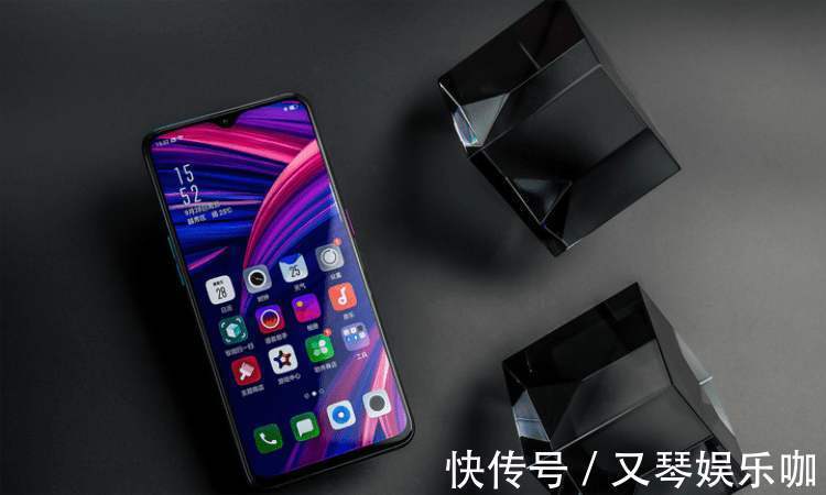 网上|实体店和网上买手机，差距到底有多大？别被坑了都不知道！