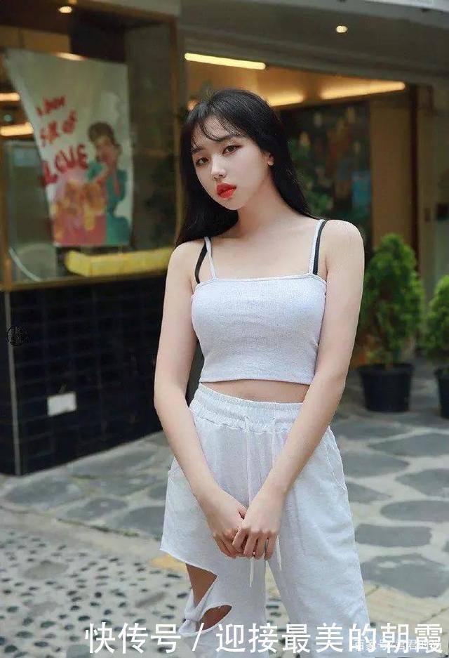 邻家妹妹|“超级清新”的邻家妹妹,夏日阳光下,照样“俏皮漂亮”