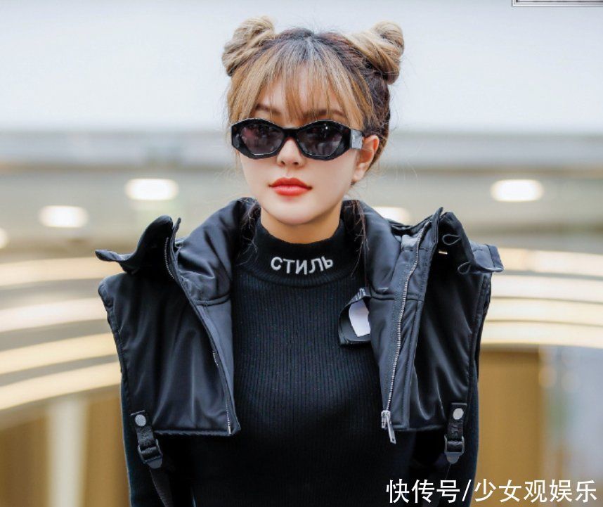 天鵝|“天鵝頸”有多重要？歐陽(yáng)娜娜周揚(yáng)青站在一塊，氣質(zhì)差距一目了然