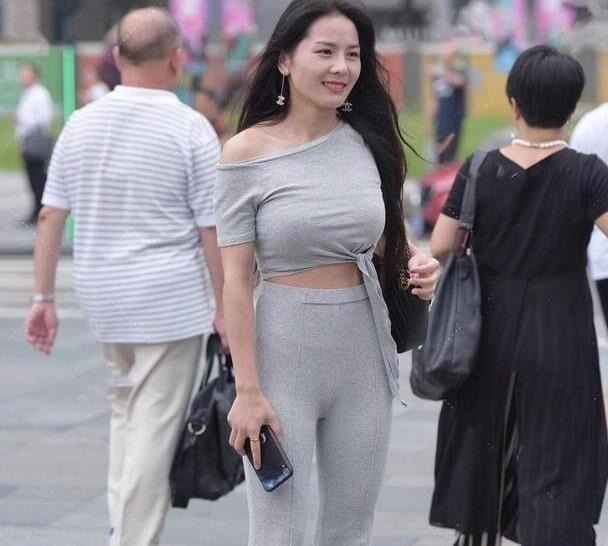 高跟鞋 “阔腿裤”并未过时,换一种穿搭风格,成为“小粗腿”的克星!