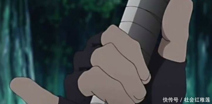 佐助用别人的手结印,自来也用脚掌结印,带土:小孩子才结印