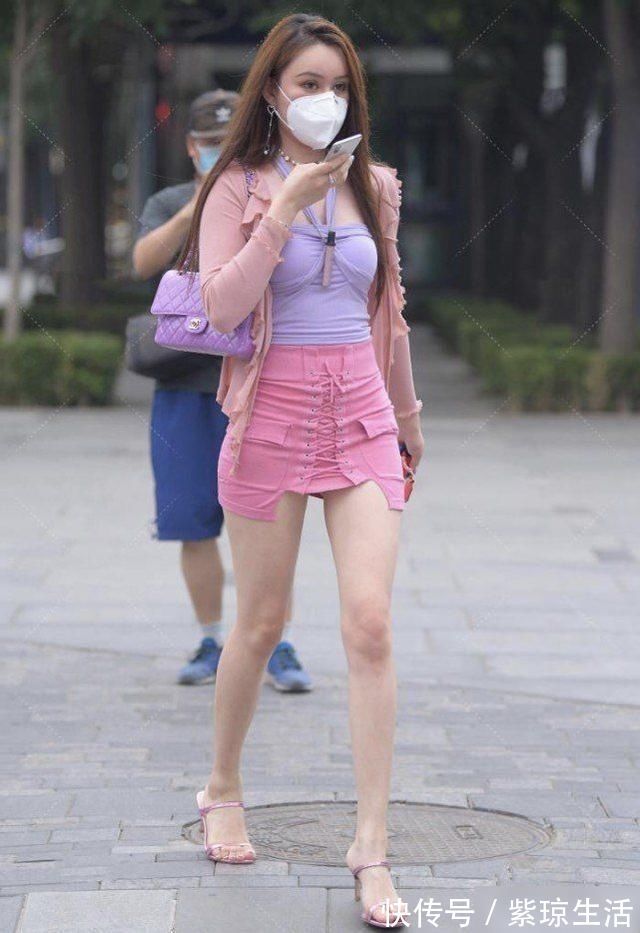 穿搭|紫色上衣搭配粉色裙，温柔甜美，满满少女心