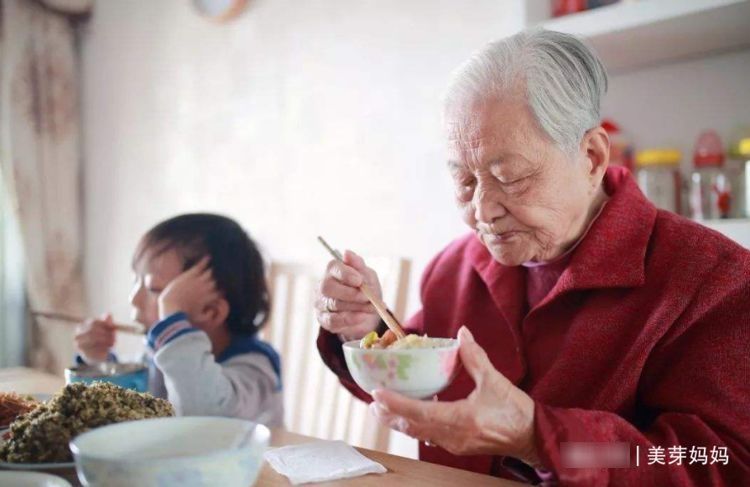 小棉袄|“后妈式”教育火了,家长在3件事上越绝情,晚年等着享福吧