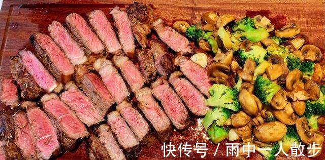 自制晚餐|黄磊晒自制晚餐,瞬间被点赞过万,网友黄小厨的画风变了!