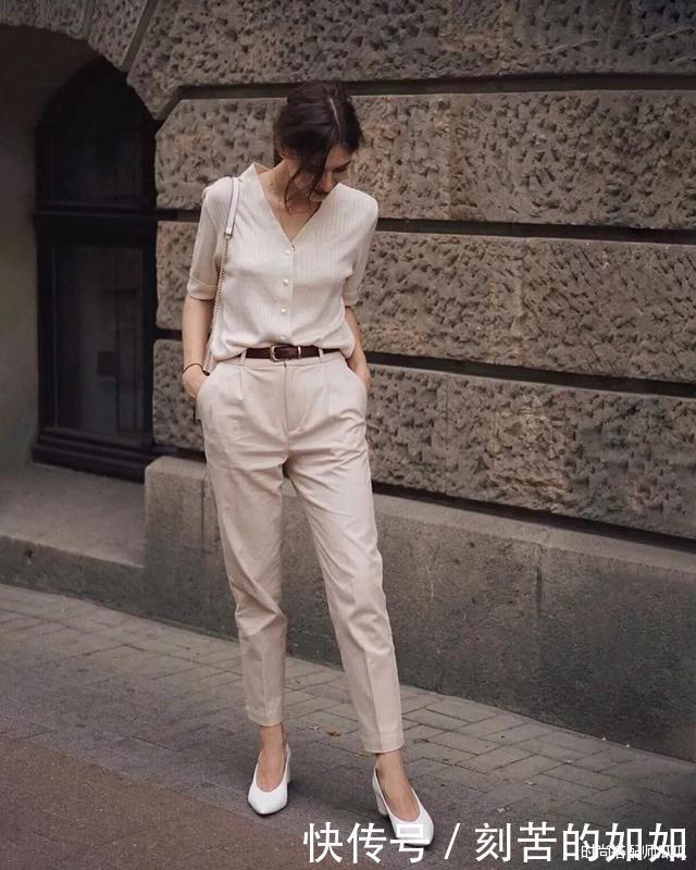 最近火了一种裤子,叫“烟管裤”,显瘦时髦还很百搭,谁穿谁好看