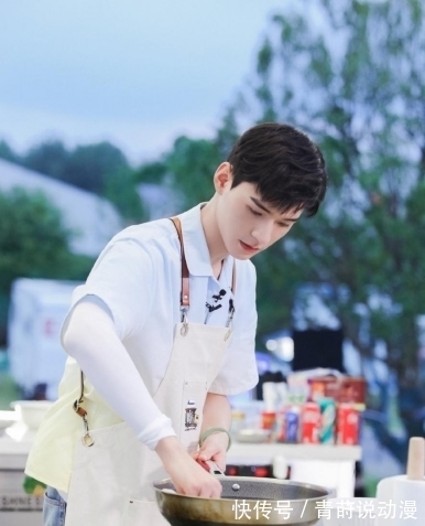 王一博|當龔俊、楊洋、肖戰、王一博等男星開始下廚,你最想吃誰做的飯?