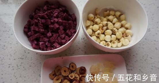 满满胶原蛋白的皂角米紫薯甜汤，甜糯可口，制作简单还好吃！