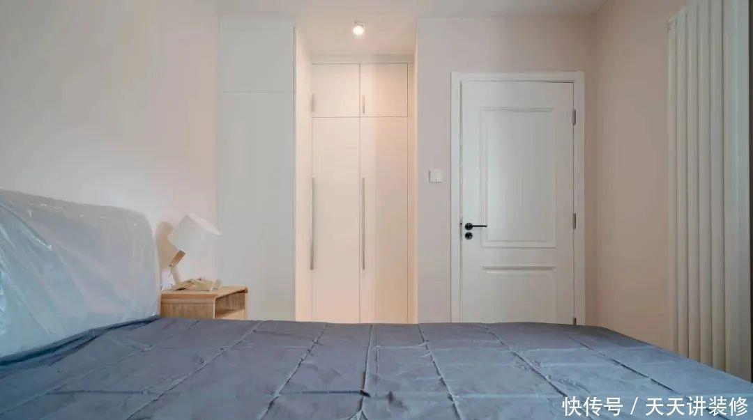 L型|毫不夸张，卧室里这样装个L型衣柜，完全可以抵得上一个衣帽间！