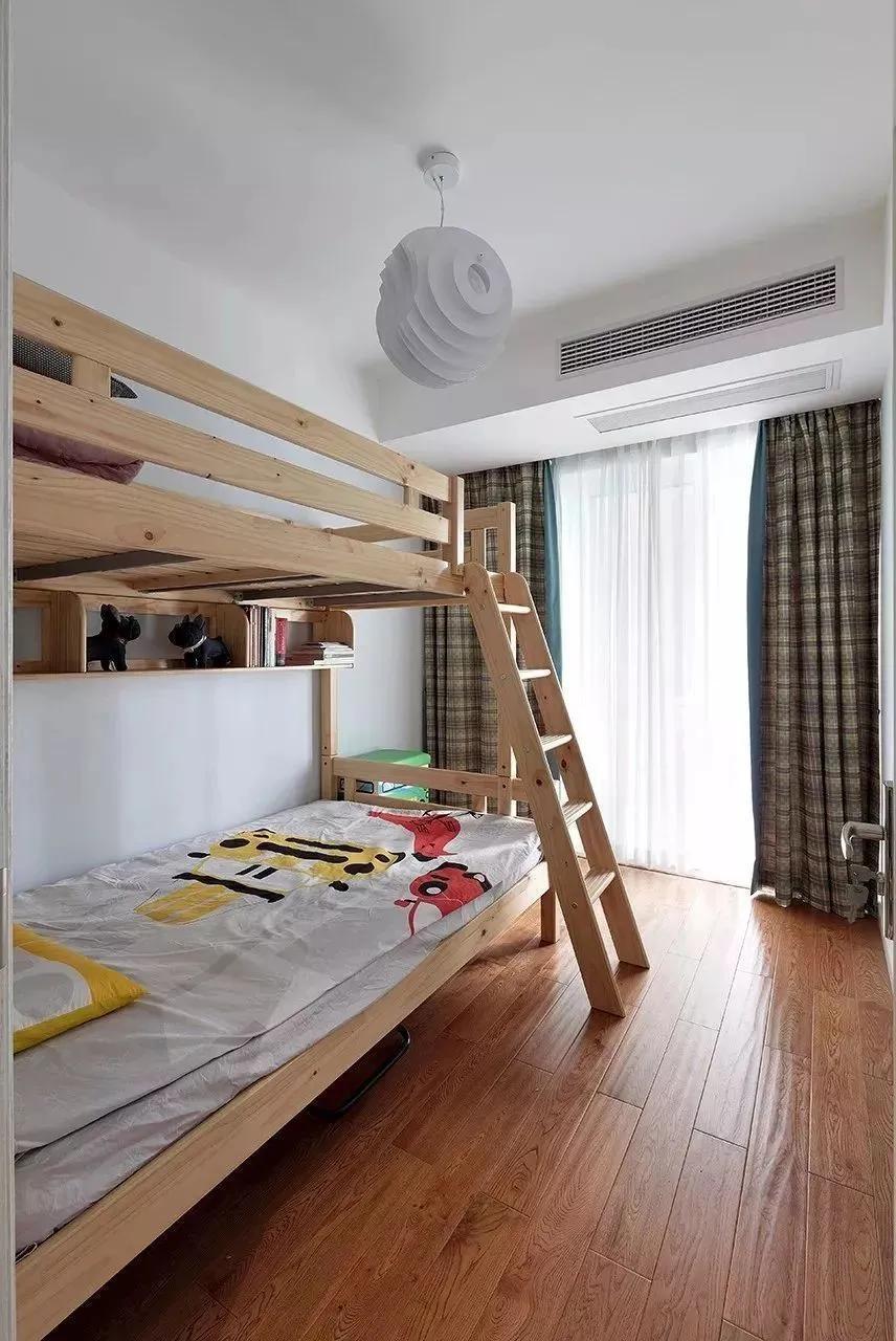 床头柜|儿童房还在装上下铺不如做个大床中间打上柜子,立马拥有两张床