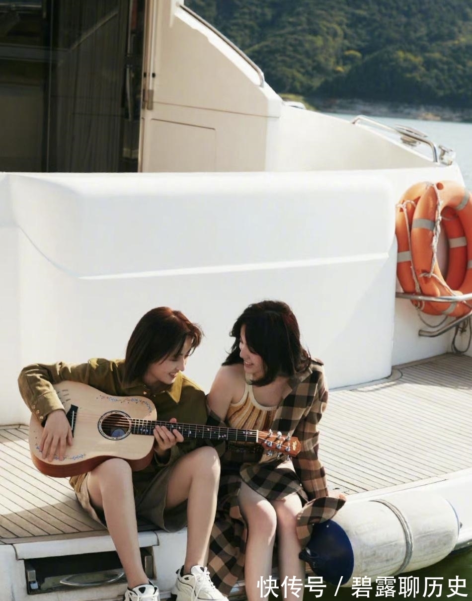 雜志|歐陽娜娜和張子楓合拍雜志，百合CP好磕，有的觀眾卻擔(dān)心捆綁營銷