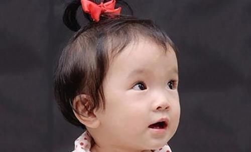 营养均衡|宝宝头发为啥总是竖着长?这三种情况对照一下,早发现早改善!