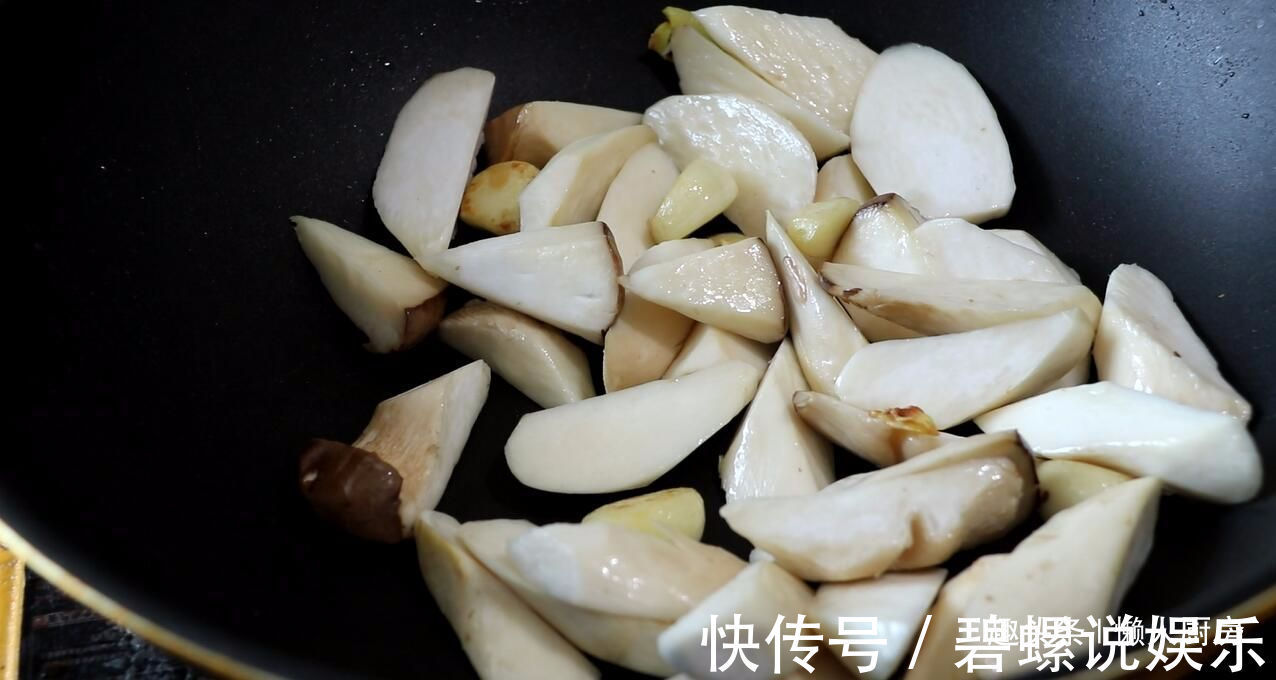 教你杏鲍菇最好吃的做法，甜中带咸，能吃出肉的味道