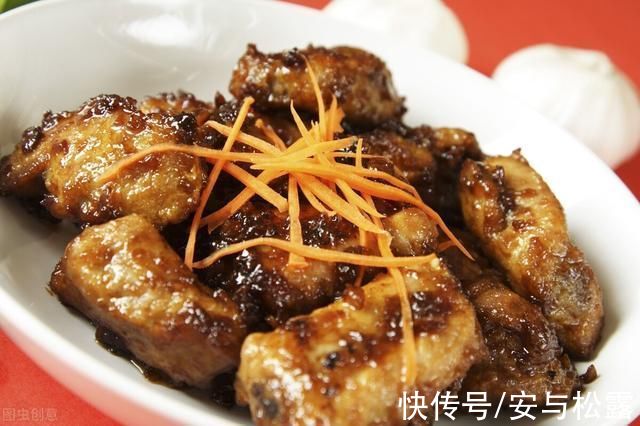 新手小白不敢做肉菜?跟大厨学道蒜香煎排骨，口感超赞零失误