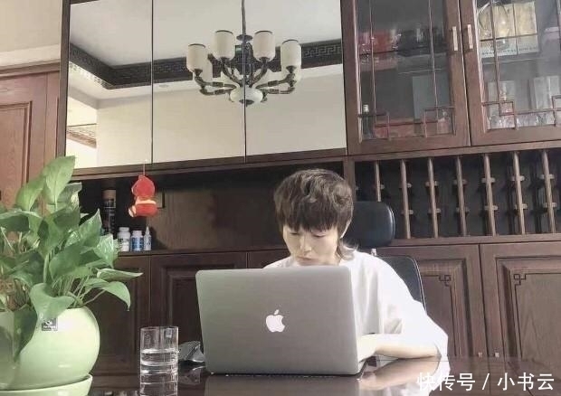 张昕|与阿里合伙人合影,两年净赚一百万,这个草根姑娘有什么魔力?