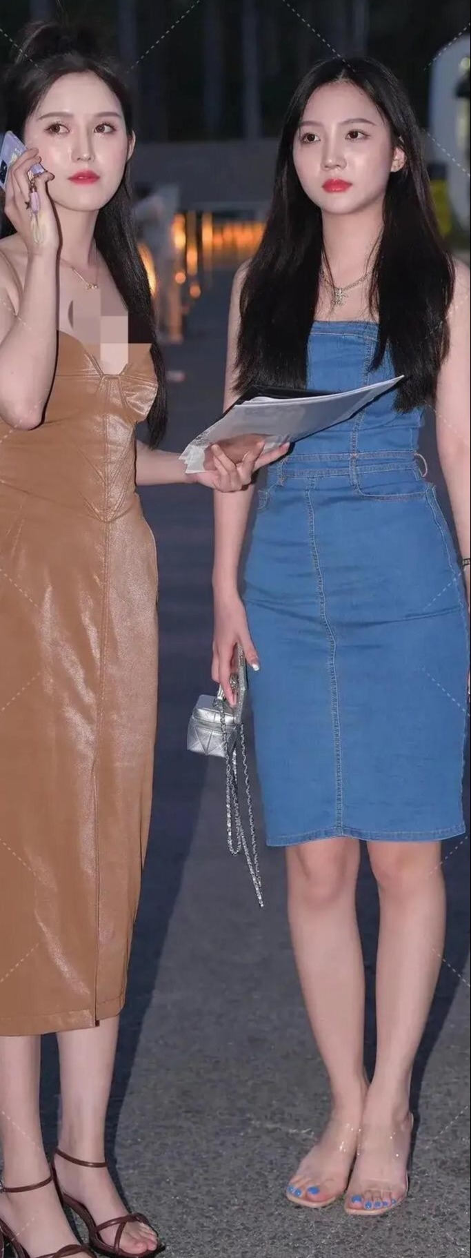 抹胸 小姐姐一袭抹胸牛仔连衣裙, 青春靓丽, 简单又时尚