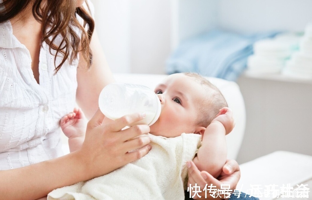宝宝|宝宝吃奶总爱扭来扭去?孩子虽不会说话,但家长要读得懂“暗号”