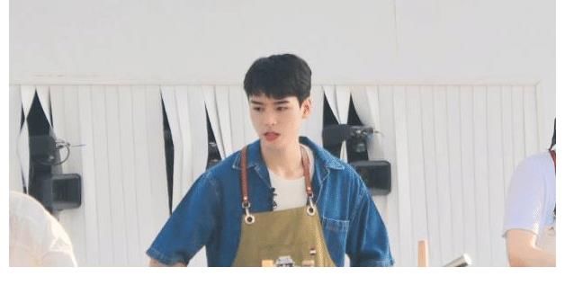 重心|4個廚房小白的《中餐廳》，要流量不要廚藝，節目重心是否偏離？