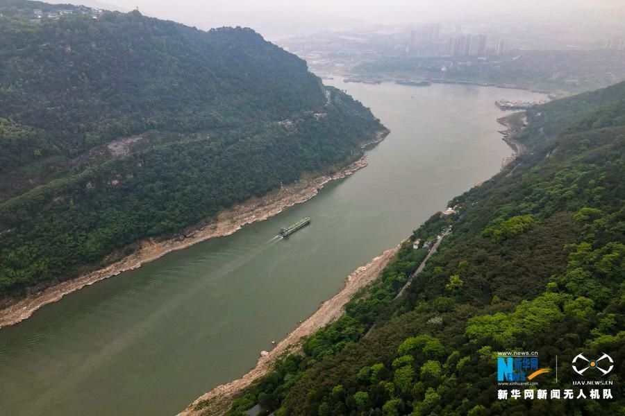 峡江步道|新华网：【飞“阅”中国】沿着峡江步道 看悬崖边上的长江春景