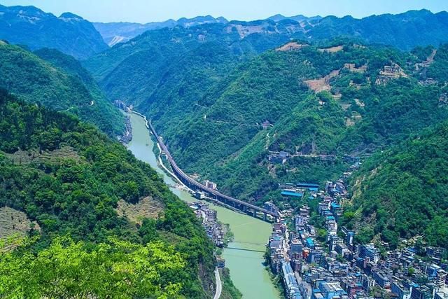 大山包|云南私藏的宝藏小城，山水不输贵州，风景美如画