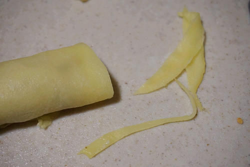 千层饼|果仁肉松千层饼,咬一口满满都是料,步骤简单,自己也能做