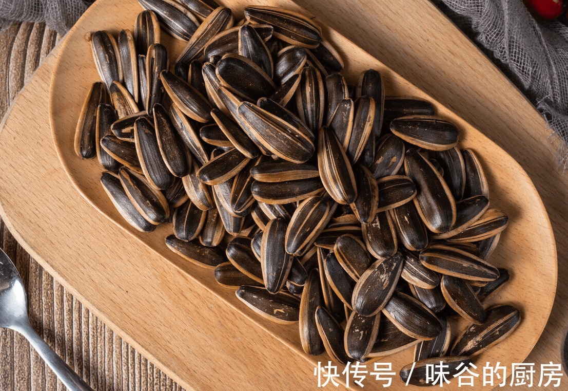 装入盆|明日腊月初一,再忙也别忘了吃5种传统食物,祈福纳吉,家人安康