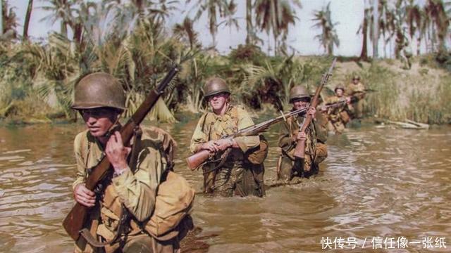 笔直|二战彩色老照片遭俘虏的德军士兵,笔直地站在美军士兵面前!