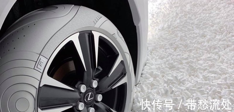 时尚杂志|喜欢耐克Air Force 1吗,要不要给你的爱车也来一双?不好意思,2双!