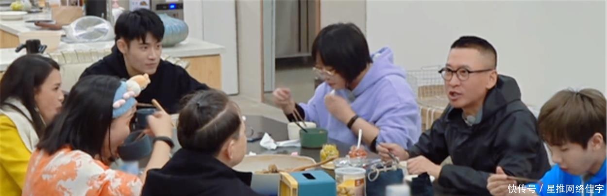 剩菜|舒淇建议把剩菜送人,李雪琴怕吃剩的不合适:两人合计一个好办法