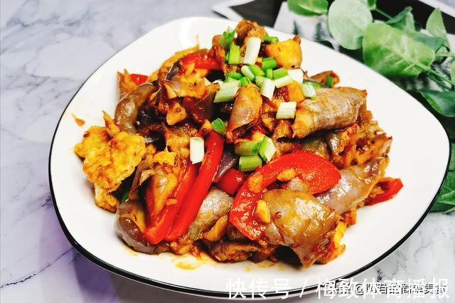 郫县豆瓣酱|鸡蛋茄子配彩椒,不油不腻味道香,真的越吃越想吃