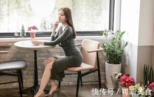 紧身|美女穿搭:小姐姐爱穿紧身连衣裙,身姿玲珑,魅力挡不住啊