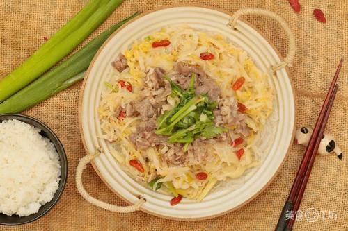  冬天最喜欢的暖胃吃法，热热乎乎煮一锅