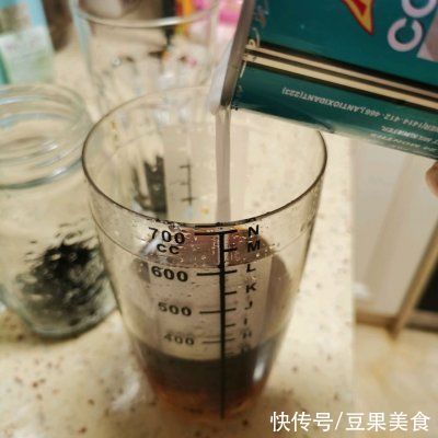 秋天|这道秋天里的第一杯奶茶，每天吃都吃不够