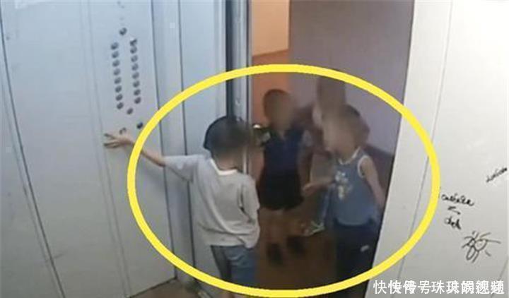 按键|熊孩子电梯“恶作剧”,奶奶护犊子讨人嫌,女孩巧妙“一招制胜”