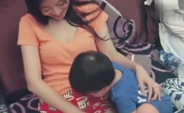 辅食|十岁男孩至今未断“母乳”,每日4次不给就闹,宝妈没法拒绝