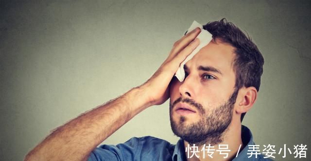 视力障碍|糖尿病人注意:出现这样奇怪的出汗,提示你有并发症,别不当回事