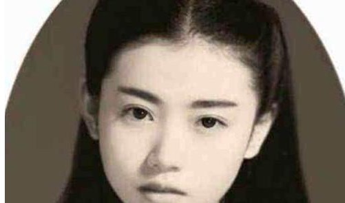 她是一位民国才女,17岁进入外交部19岁结婚,晚年生活凄惨