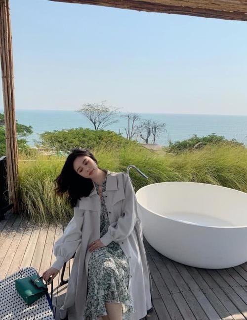 变美活教材漂亮小姐姐分享穿搭“美丽经”，10套时髦搭配送给你