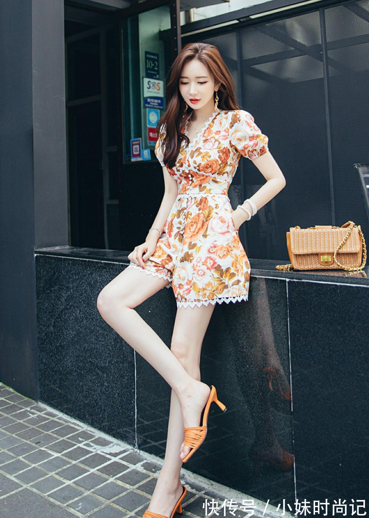 桃心|碎花的气质,桃心领的设计风格,要的就是低调的奢华