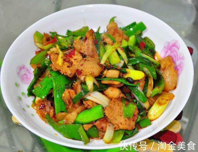 色香味俱全的家常菜,营养又好吃,做法简单很下饭看着就好吃