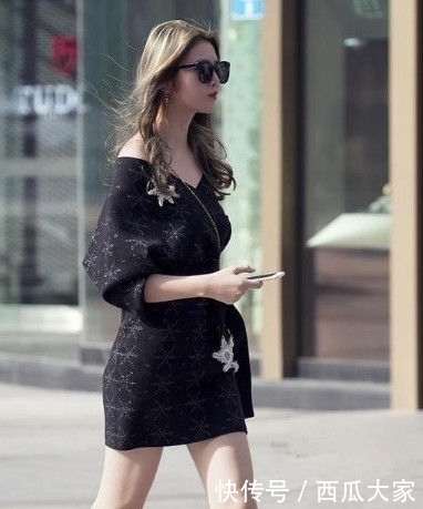 蕾丝|街拍高颜值的小美女,身穿黑色蕾丝,实在甜美