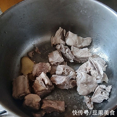 排骨|懒人福利，超简单的快手菜「初冬吃食」养生排骨萝卜汤