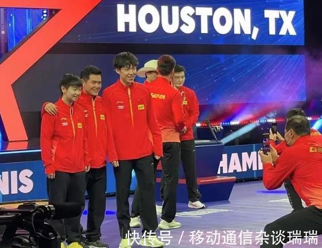 颁奖礼|颁奖后,王楚钦为何主动找莎莎合影?曼昱扑向肖战,莎莎让人心疼