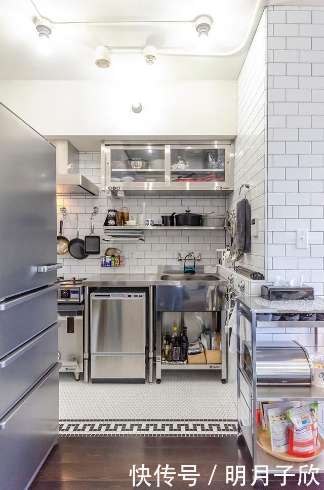 挂杆|日本夫妻72㎡家,隔断不砌墙,收纳不打柜子,宽敞亮堂井井有条