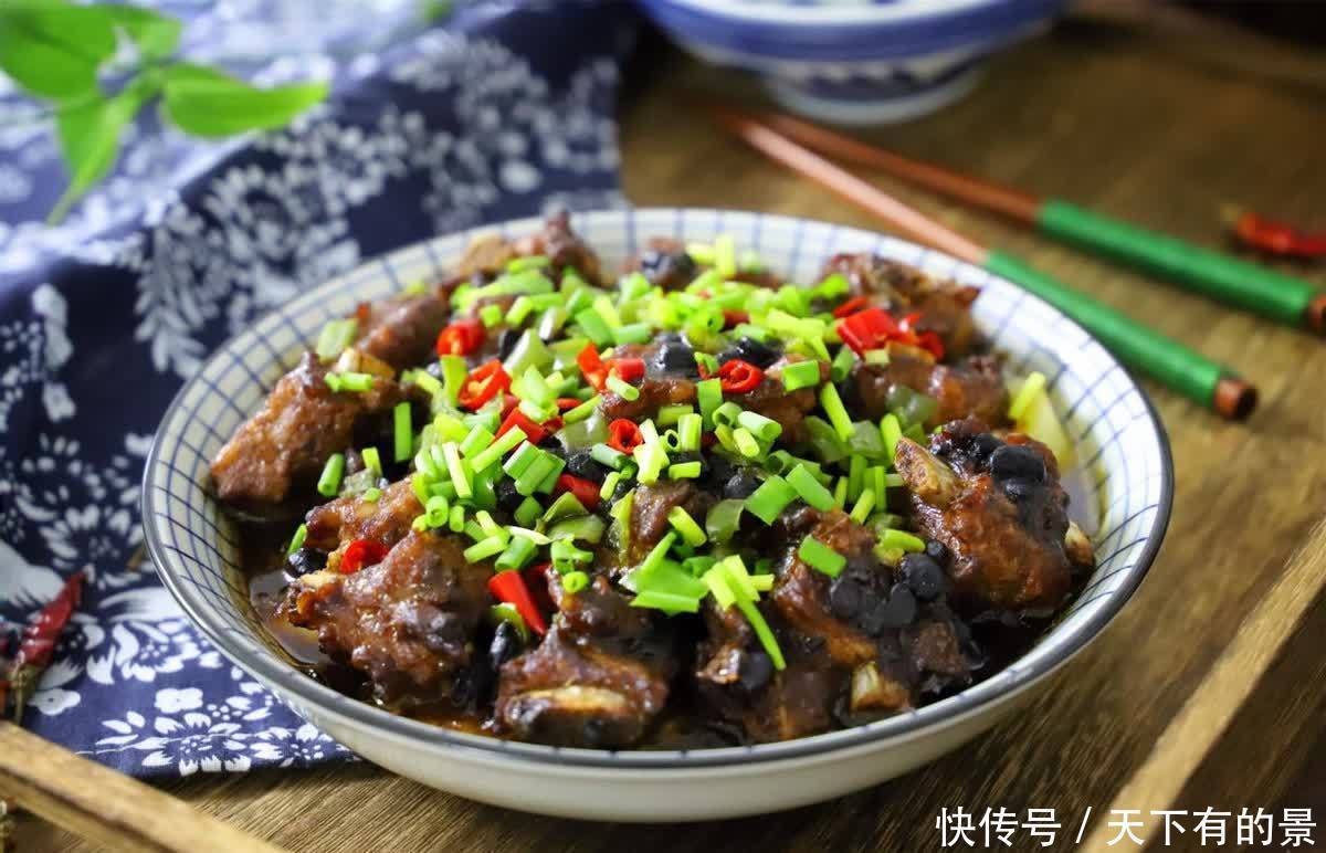 学会了排骨的这个做法，孩子总吵着要吃，不加水，蒸一蒸就上桌