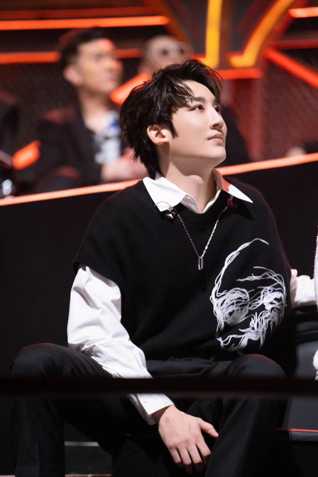 麥亨利《披荊斬棘的哥哥》總決賽火熱來襲 架子鼓驚喜開場(chǎng)燃炸舞臺(tái)