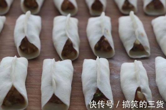 白粥|洋葱别炒着吃，教你解馋新吃法，又鲜又嫩，出锅孩子一口气吃10个