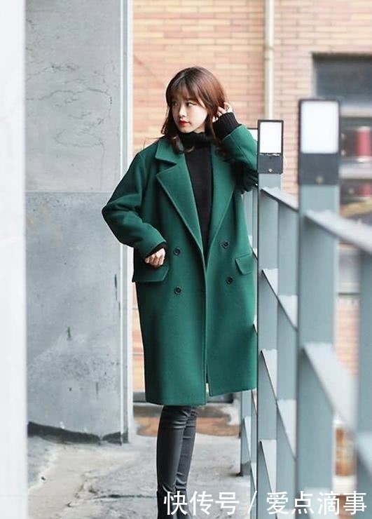 女人到了30岁多穿这5种高级色大衣,比黑灰百搭