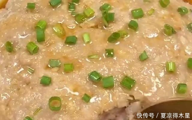  下饭|当马蹄碰到肉末，做成鲜香美味的蒸肉饼，美味和下饭